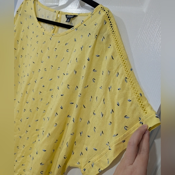 Buffalo David Bitton Yellow Tie Front Detail Short Sleeve Blouse in Size XXL - Picture 6 of 9